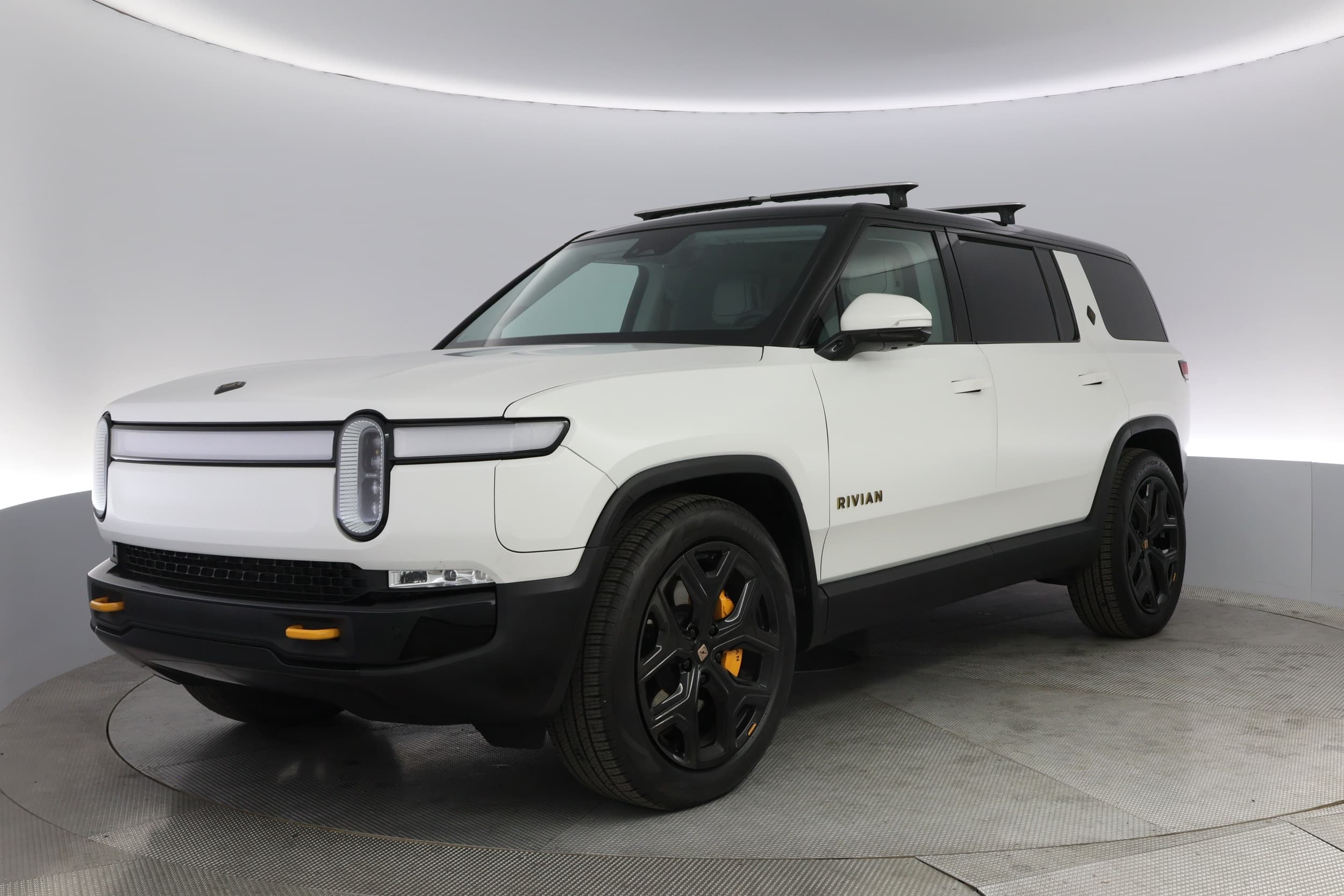 2023 Rivian R1S