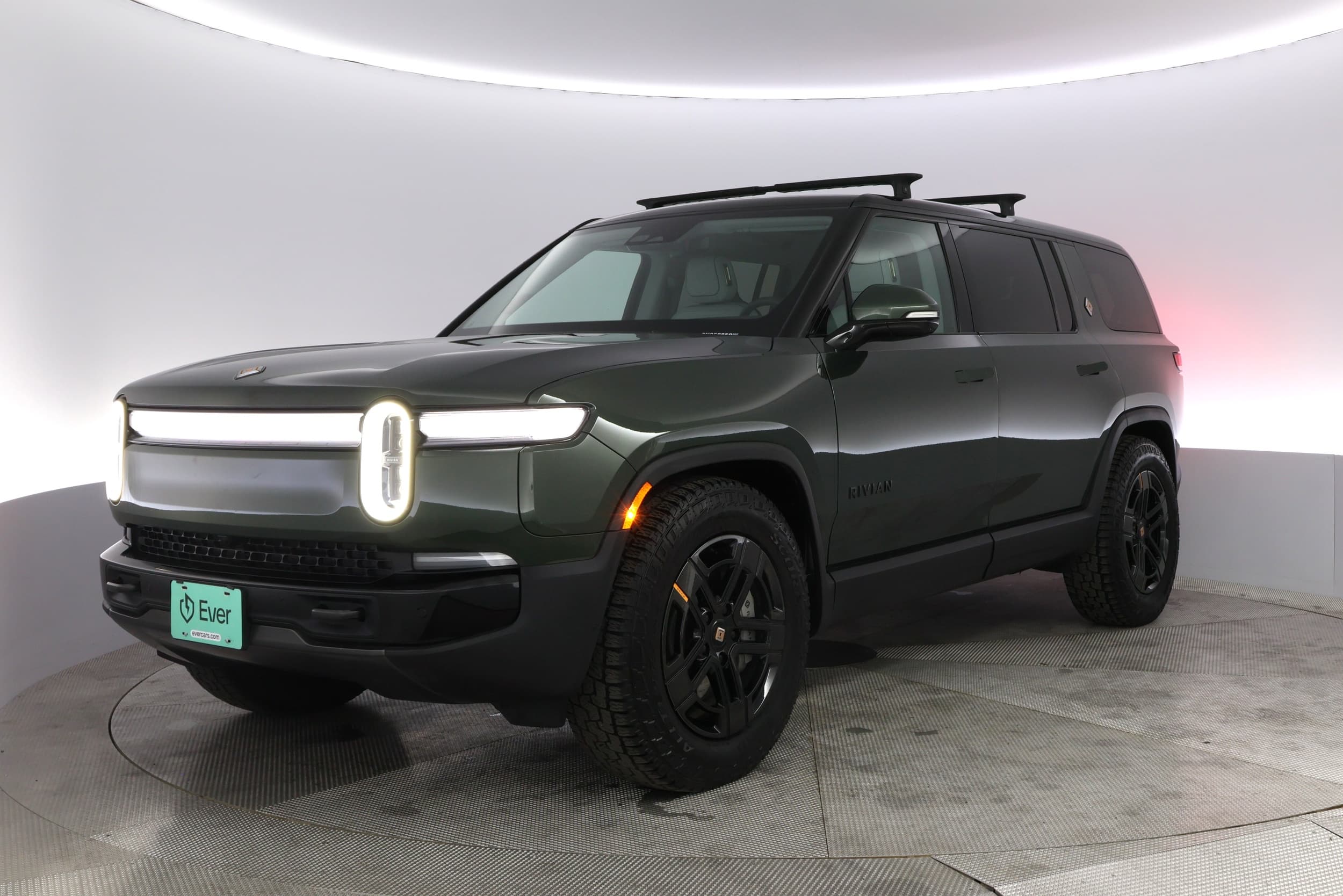 2025 Rivian R1S